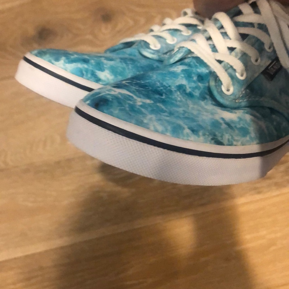 Vans - Picture 3 of 5